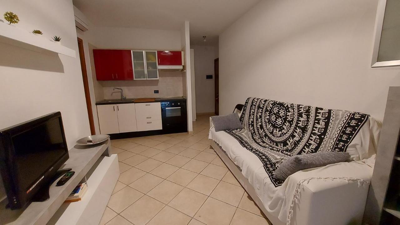 Appartamento Santa Costanza Con Piscina 圣温琴佐 外观 照片