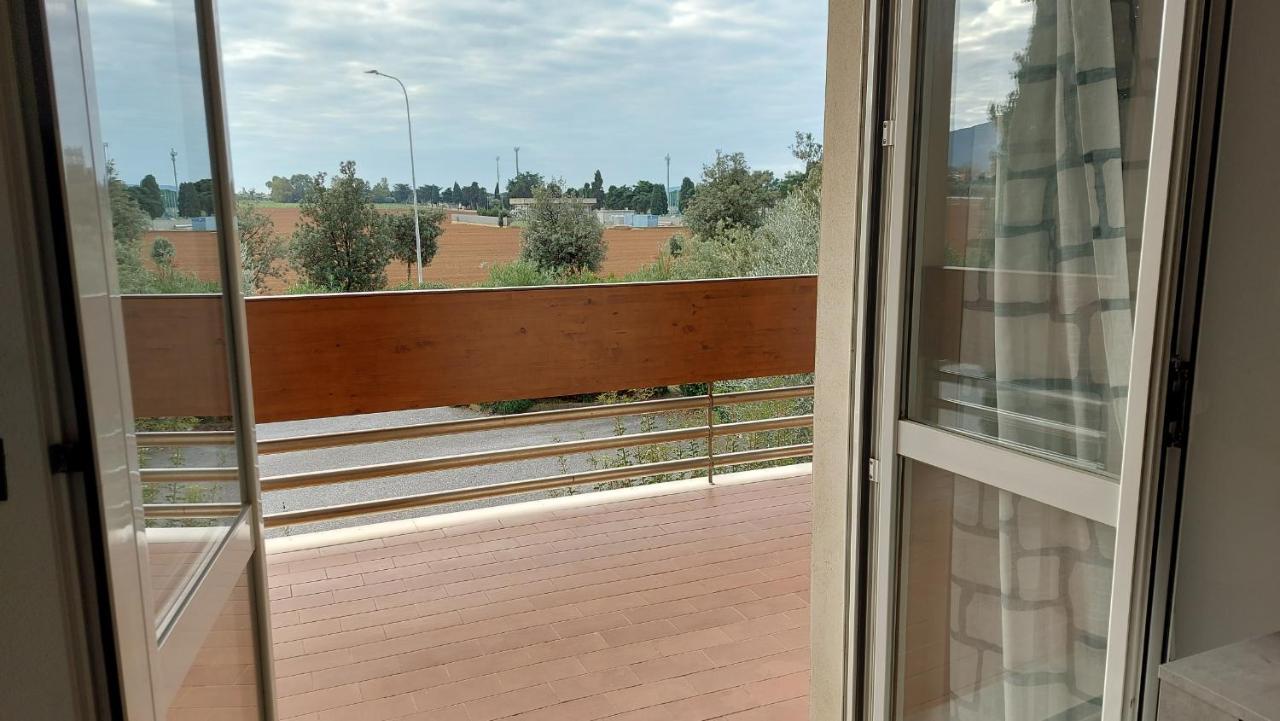 Appartamento Santa Costanza Con Piscina 圣温琴佐 外观 照片